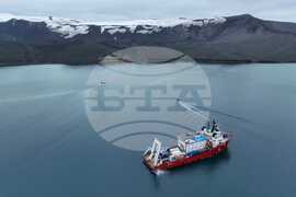 Ден 51 - Антарктида - „Св. св. Кирил и Методий“ напусна остров Дисепшън, връщайки се към Ливингстън