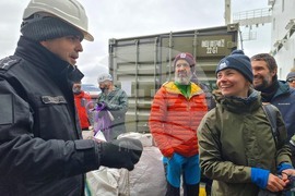 Ден 51 - Антарктида - „Св. св. Кирил и Методий“ напусна остров Дисепшън, връщайки се към Ливингстън