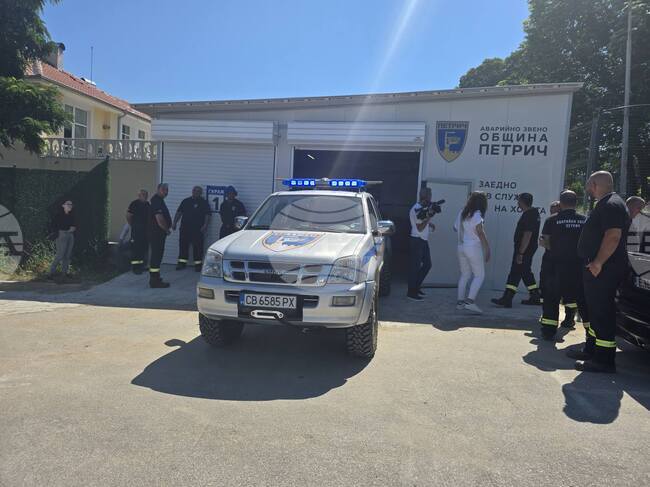 Екипите на аварийното звено към Община Петрич са участвали в гасенето на около 30 пожара миналата година