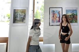Сливен - Националната художествена гимназия „Димитър Добрович“ - благотворителна изложба