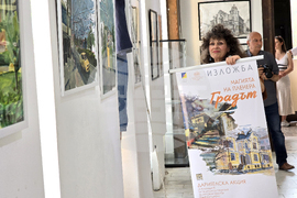 Сливен - Националната художествена гимназия „Димитър Добрович“ - благотворителна изложба