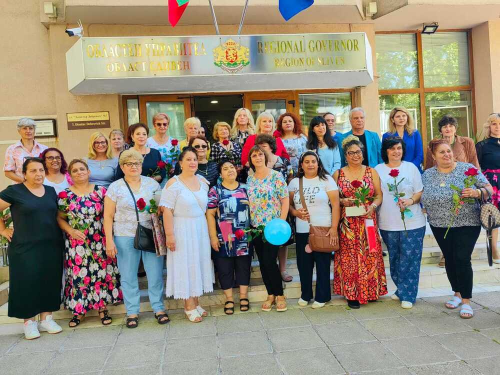 Приемни майки от област Сливен бяха отличени с приза „Майчино сърце“