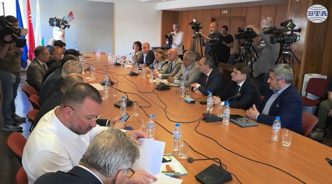 Ръководството на „БСП-Обединена левица" се срещна с представители на работодателските организации относно влизането в еврозоната