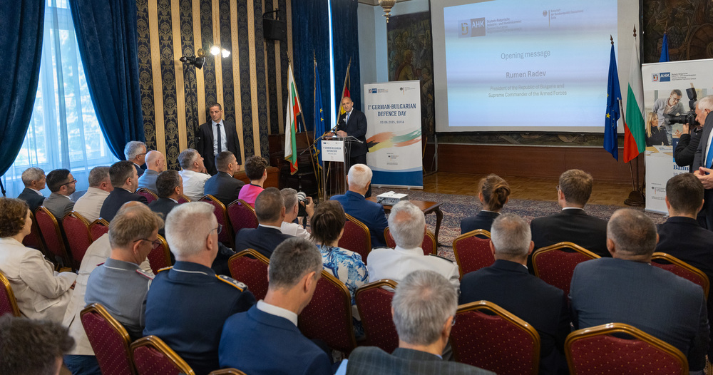 Държавният глава: България и Германия могат да надградят успешното си партньорство със съвместни производства в отбранителната индустрия, които да укрепят и общата европейска отбрана