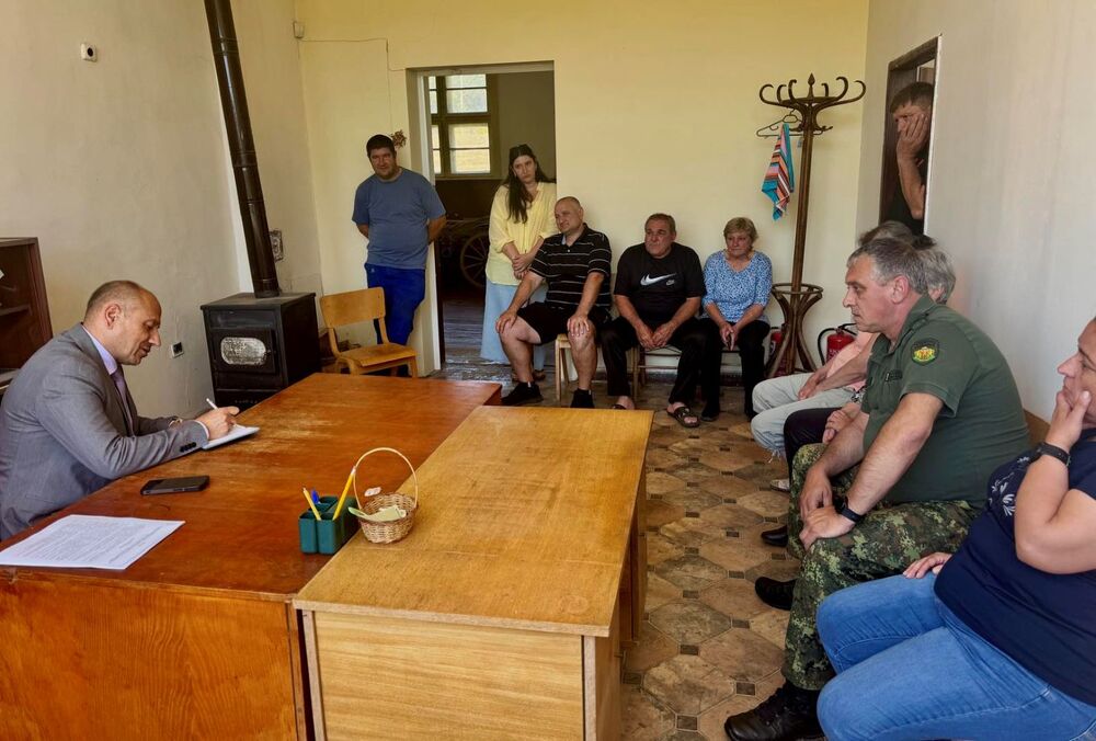 Община Ловеч: Кметът Страцимир Петков проведе работна среща с жителите на село Прелом