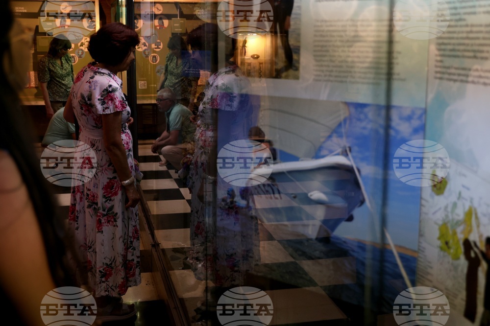 „Подводната вкаменена гора“ - изложба