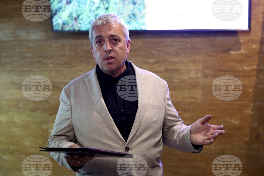 „Подводната вкаменена гора“ - изложба - Любомир Кендеров