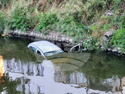 Ямбол - паднал автомобил в река Тунджа