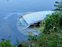 Ямбол - паднал автомобил в река Тунджа