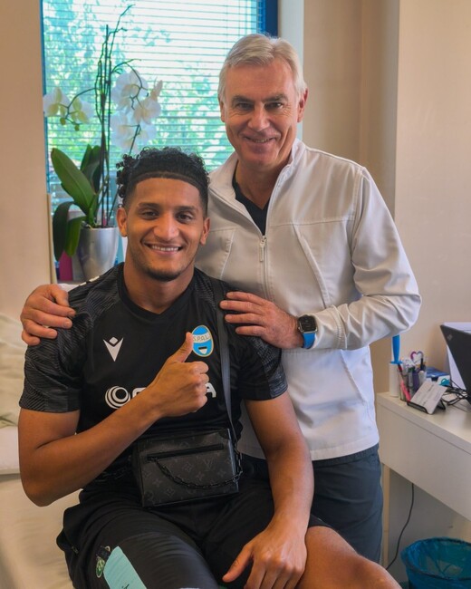 Тунизийският национал и бивш футболист на Хебър (Пз) Набил Макни претърпя успешна операция