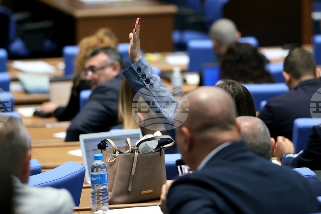 Парламентът не прие да включи в програмата си правилата за дейността на номинационната комисия, свързана с избора на антикорупционната комисия