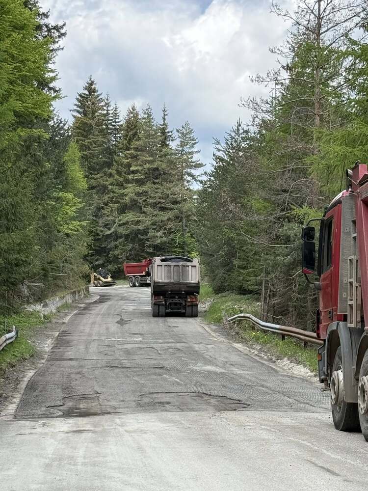 Надявам се до края на годината да е готов проектът за цялостен ремонт на пътя Боровец – село Бели Искър, каза кметът на Самоков Ангел Джоргов