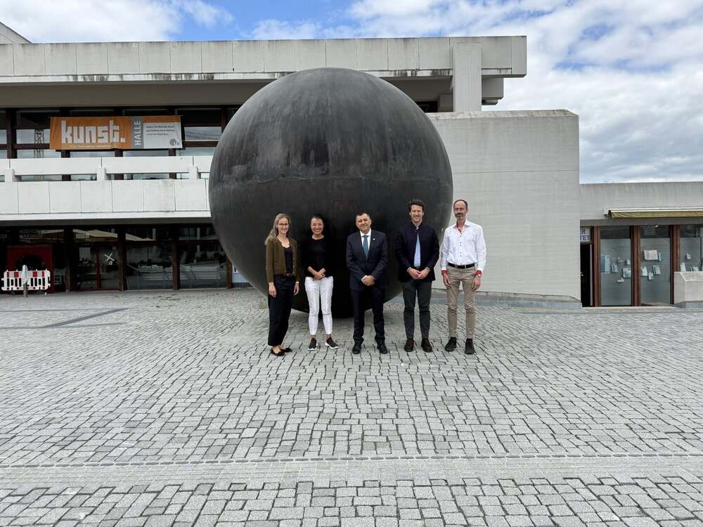 Генералният консул на България в Мюнхен Стефан Йонков бе на работно посещение в Регенсбург