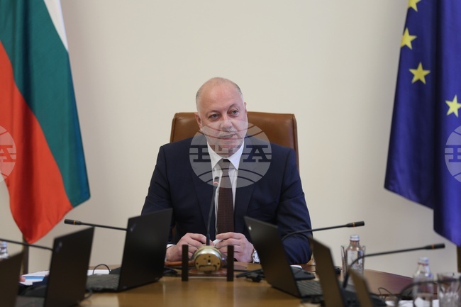 Оценка за готовността на България да въведе еврото от 1 януари 2026 г. е оценка за стабилността на българските финанси, заяви премиерът Желязков