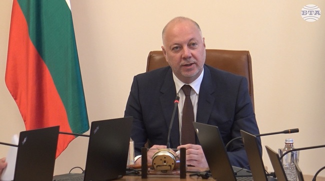 Оценка за готовността на България да въведе еврото от 1 януари 2026 г. е оценка за стабилността на българските финанси, заяви премиерът Желязков