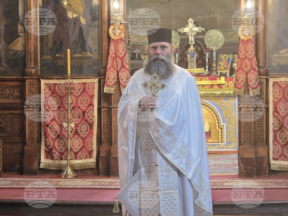 След Възкресението си Господ Иисус Христос е винаги с нас, каза архимандрит Самуил