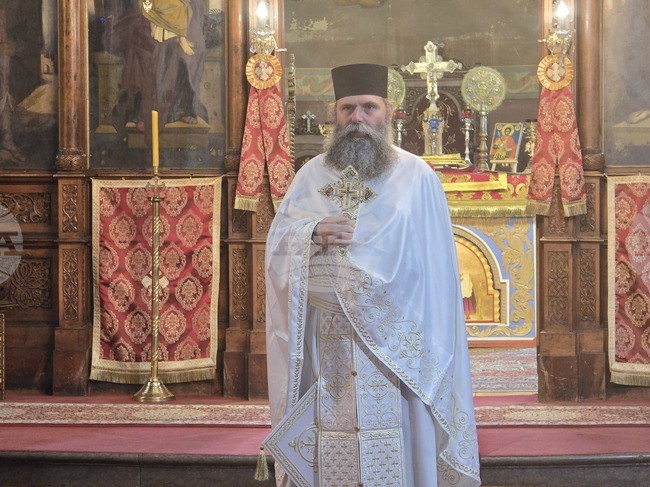 След Възкресението си Господ Иисус Христос е винаги с нас, каза архимандрит Самуил