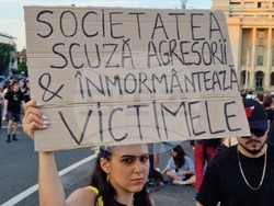 Румъния -  насилие срещу жени - протест