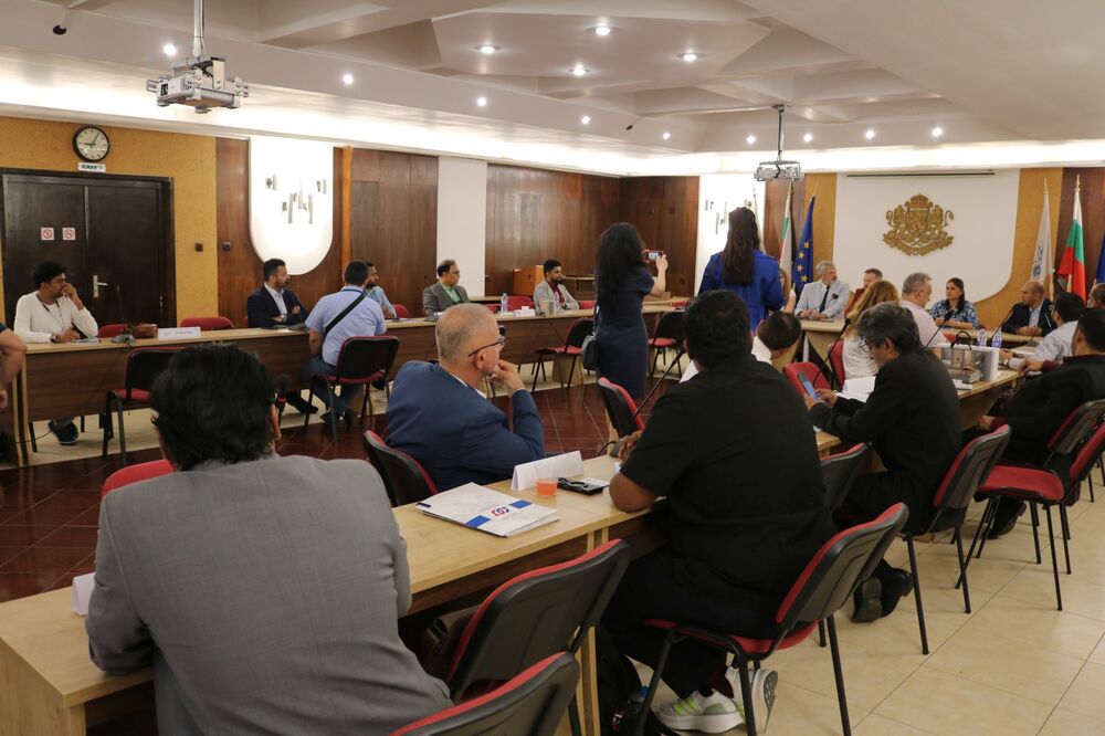 Областна администрация Русе: Близо 20 компании от Индия и Русе се срещнаха на бизнес форум, организиран от Русенската търговско-индустриална камара