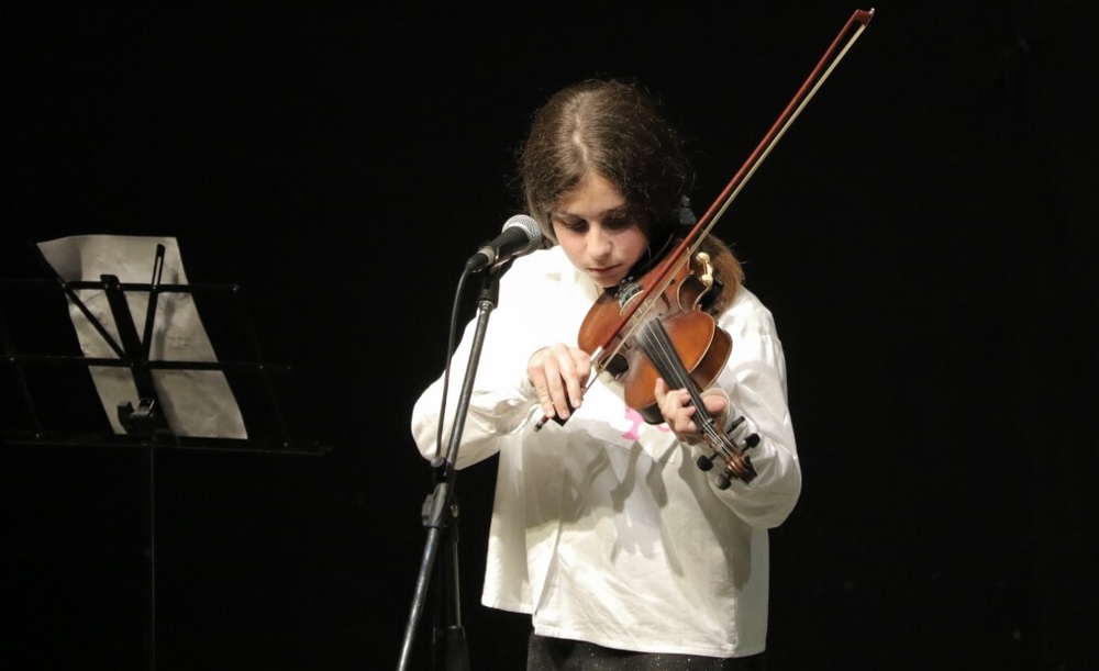 Млади музиканти от Цариброд и Бабушница отбелязаха края на учебната година с концерти