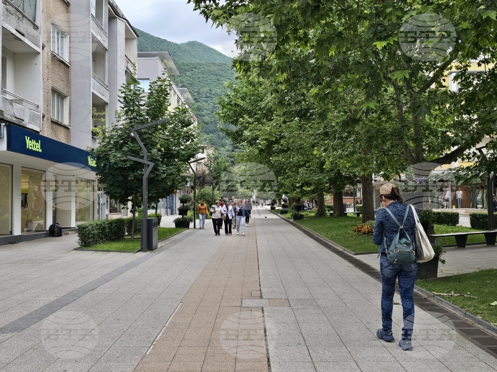 Заради авария на главен топлопровод в следващите два дни няма да има топла вода, съобщиха от Топлофикация - Враца 