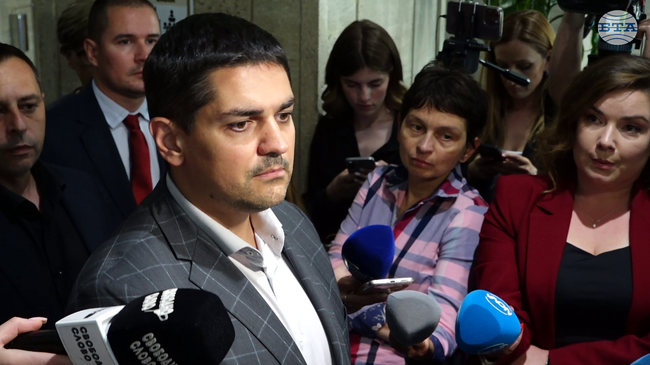 Политическа нестабилност ще се очертае оттук нататък, според лидера на МЕЧ Радостин Василев