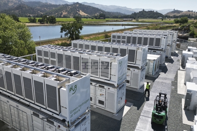 В България ще бъдат изпълнени проекти за съхранение на енергия чрез батерии след споразумение между "Сънотех" и "Сънгроу" 