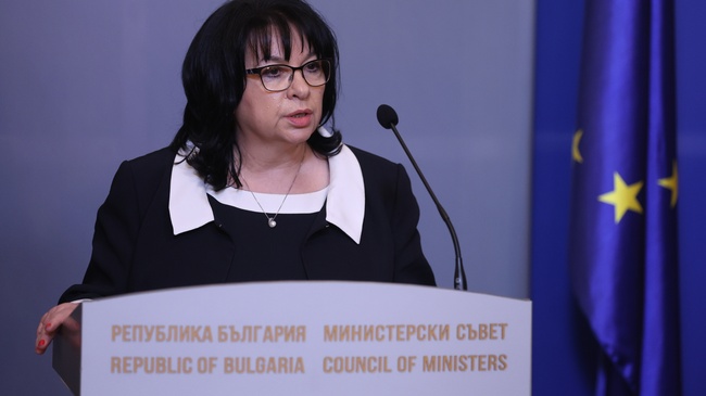 Finance Minister Petkova Sees Eurozone Entry Driving Bulgaria’s Growth