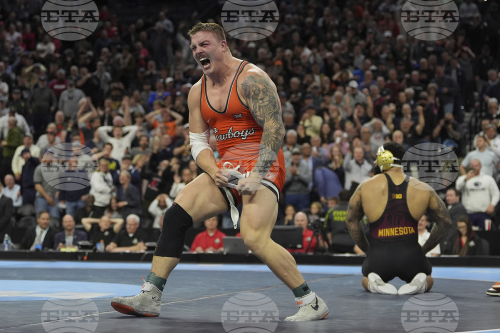 Real American Wrestling-Hendrickson