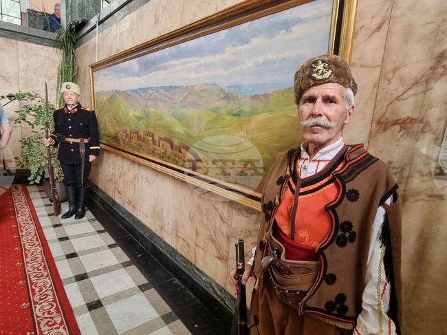 Ценна картина на художника Марин Устагенов е експонирана за първи път в Перник