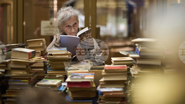 Не е късно да възстановим навика си да четем книги, казват експерти