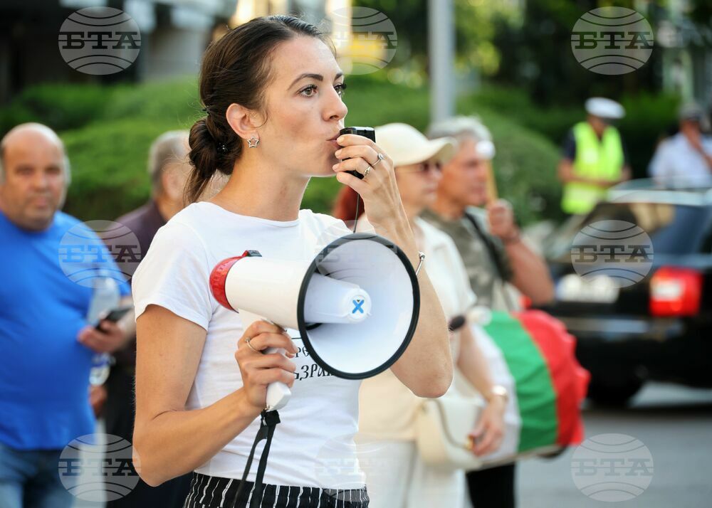 Бургас - протест в защита на българския лев - Звезделина Каравелова