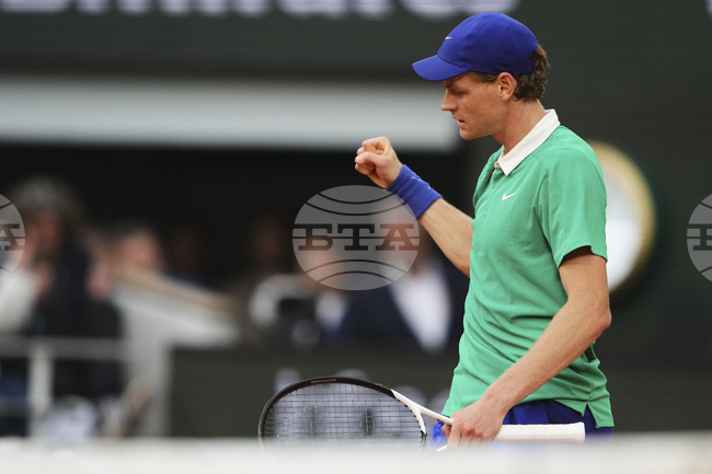 Солиден Синер победи Бублик в три сета и си осигури място на полуфиналите на "Ролан Гарос"