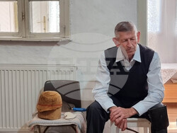 Румъния - Село Корунд - занаяти - шапки от гъби