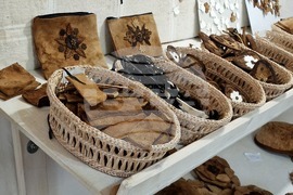 Румъния - Село Корунд - занаяти - шапки от гъби