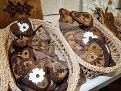 Румъния - Село Корунд - занаяти - шапки от гъби