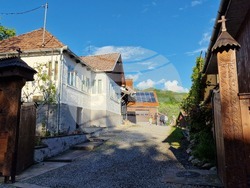 Румъния - Село Корунд - занаяти - шапки от гъби