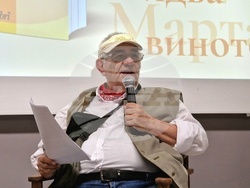 Иля Златанов представя книгата си „Думи за езика”