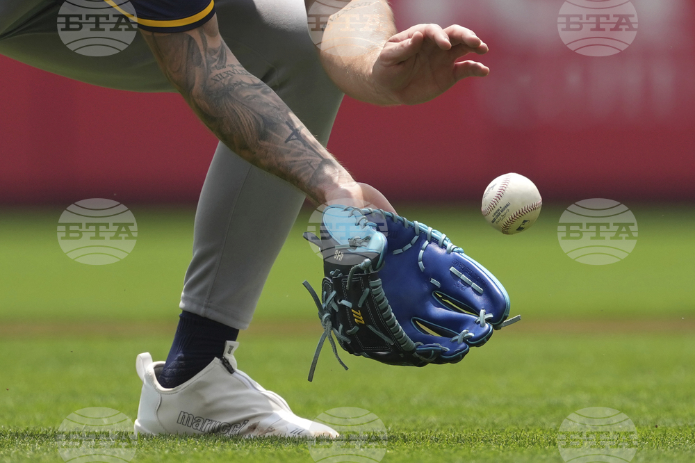 Brewers Reds Baseball