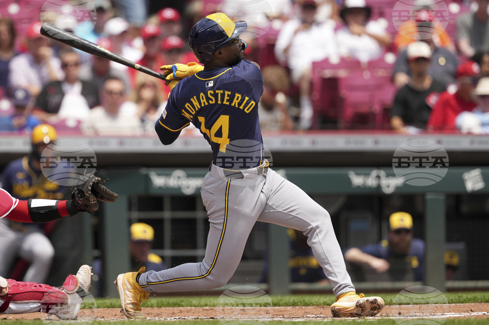 Brewers Reds Baseball