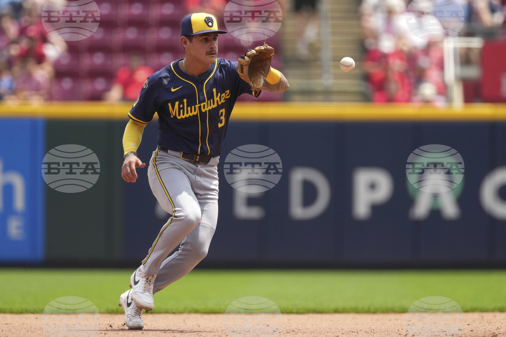 Brewers Reds Baseball