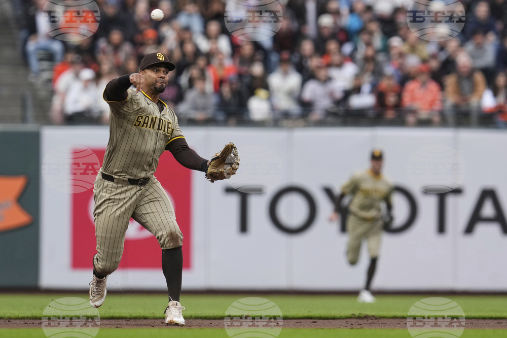 Padres Giants Baseball