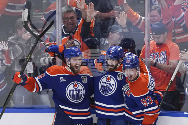 Едмънтън поведе срещу Флорида във финала за купа "Стенли" в Националната хокейна лига