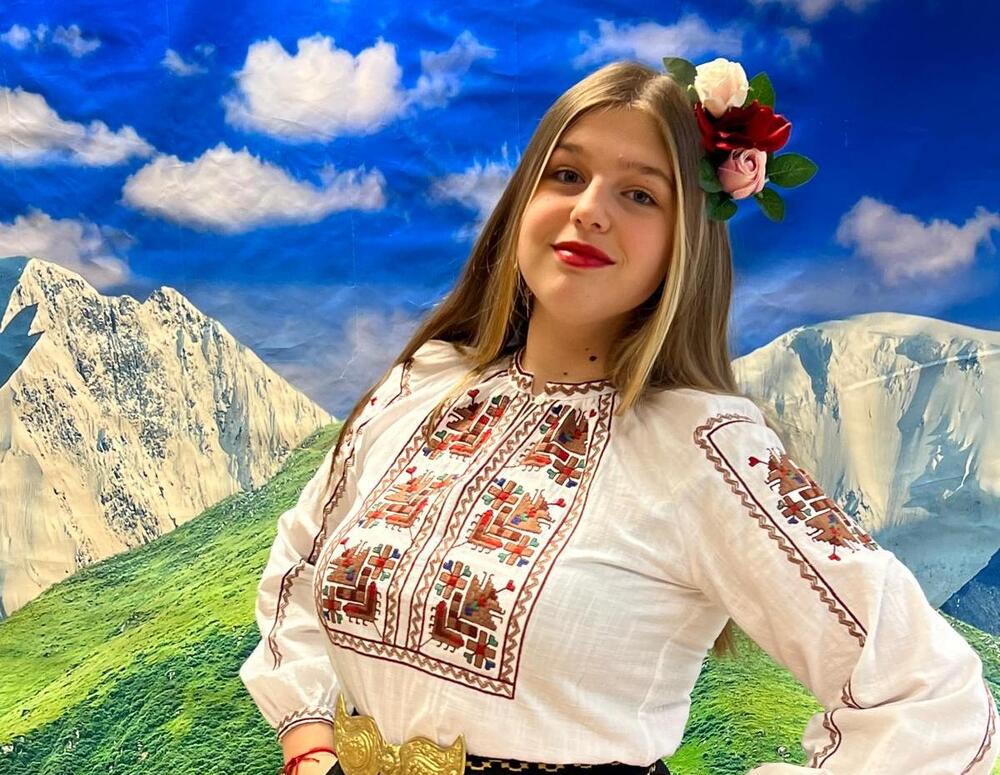 Певицата Александра Ружинска от Памплона ще вземе участие в десетото издание на пътуващия събор „На мегдана на другата България“ в Лион