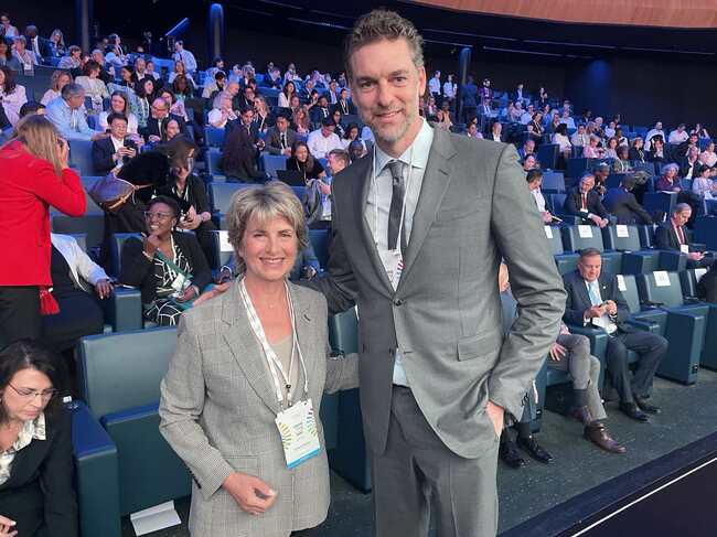 Весела Лечева проведе среща в Лозана с президента на ЕОК Спирос Капралос и с еврокомисаря Глен Микалеф