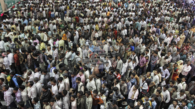 Три милиона служители в Индия ще започнат преброяването на населението най-многолюдната страна в света