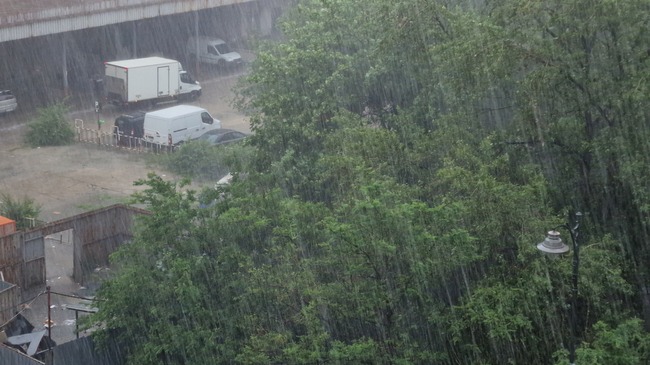 Torrential Rain, Hailstorms Cause Chaos in Romania