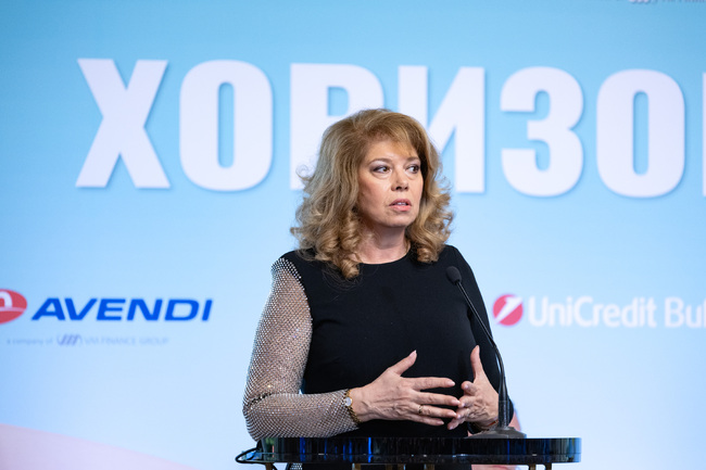 Вицепрезидентът предлага фонд за съвременно българско изкуство, който да популяризира талантите на България