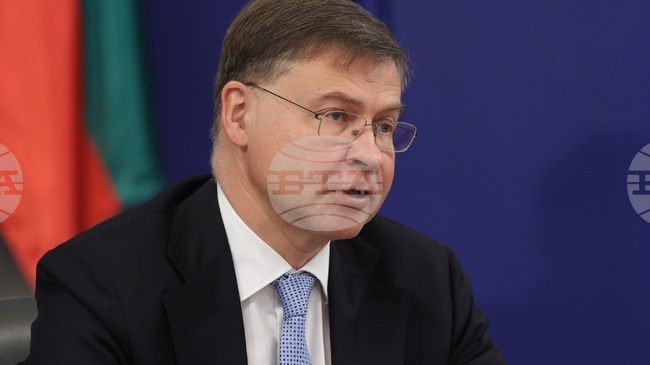 ЕК ще предложи откриване на процедура по прекомерен дефицит за България, съобщи еврокомисар Домбровскис