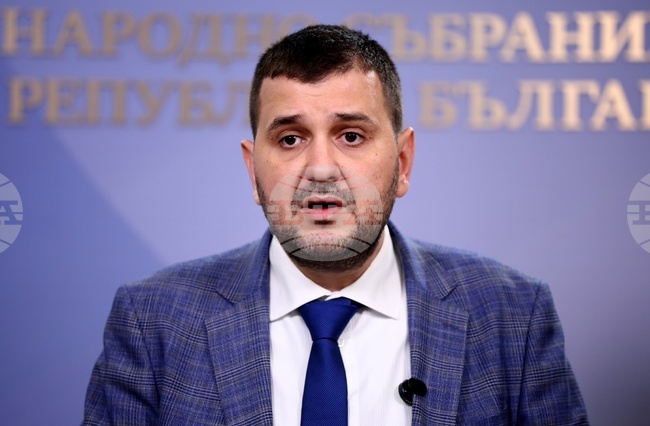 От ПП-ДБ съобщиха, че са внесли законопроект, който дава решения на проблема със собствеността на паркоместата